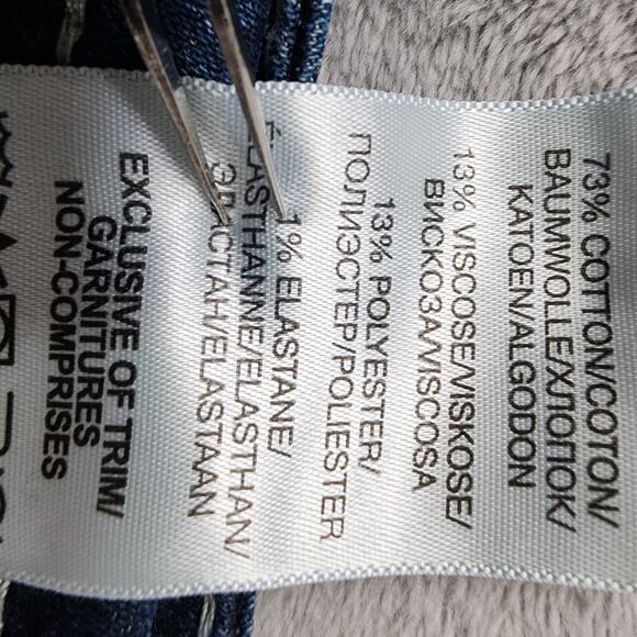 Silver Jeans Women W29/L22 1/2 Blue Dark Wash Suki Mid Capri Fluid Stretch Denim - Picture 10 of 15